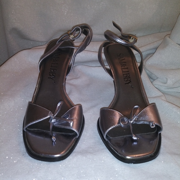 Red jacket. - Picture 2 of 3